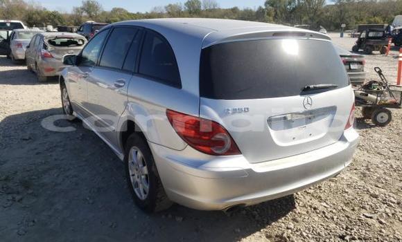 Buy New Mercedes-Benz R–Class Silver Car in Badagry in Lagos State Buy New Mercedes-Benz R–Class Silver Car in Badagry in Lagos State