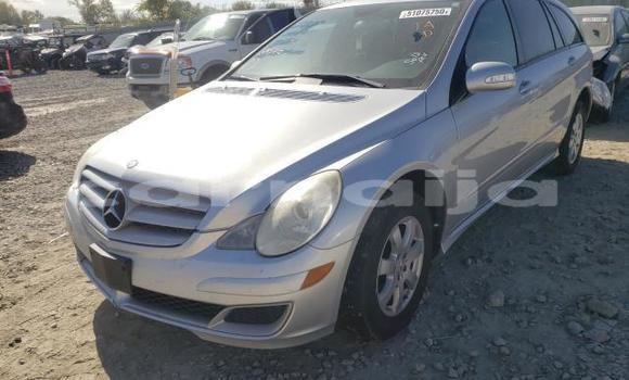 Buy New Mercedes-Benz R–Class Silver Car in Badagry in Lagos State Buy New Mercedes-Benz R–Class Silver Car in Badagry in Lagos State