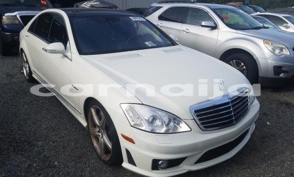 Acheter Neuf Voiture Mercedes-Benz C–Class Noir à Abuja, État de Lagos Acheter Neuf Voiture Mercedes-Benz C–Class Noir à Abuja, État de Lagos