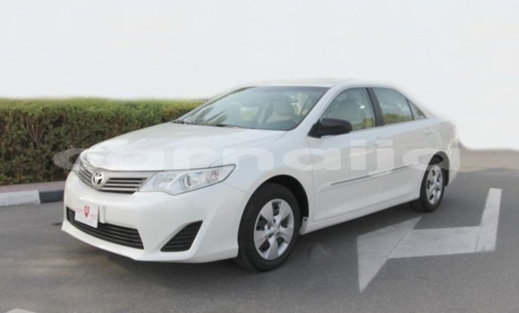 Acheter Import Voiture Toyota Camry Blanc à Import - Dubai, État d'Abia