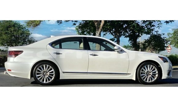 Buy Import Lexus LS White Car in Import - Dubai in Abia State Buy Import Lexus LS White Car in Import - Dubai in Abia State