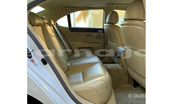 Buy Import Lexus LS White Car in Import - Dubai in Abia State Buy Import Lexus LS White Car in Import - Dubai in Abia State