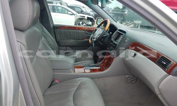 Acheter Neuf Voiture Lexus LS Gris à Badagry, État de Lagos Acheter Neuf Voiture Lexus LS Gris à Badagry, État de Lagos