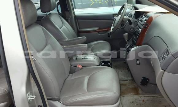 Acheter Occasion Voiture Toyota Sienna Beige à Lagos, État de Lagos Acheter Occasion Voiture Toyota Sienna Beige à Lagos, État de Lagos