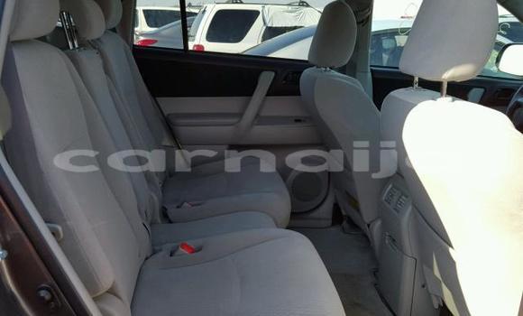 Acheter Occasion Voiture Toyota Highlander Beige à Ikeja, État de Lagos Acheter Occasion Voiture Toyota Highlander Beige à Ikeja, État de Lagos