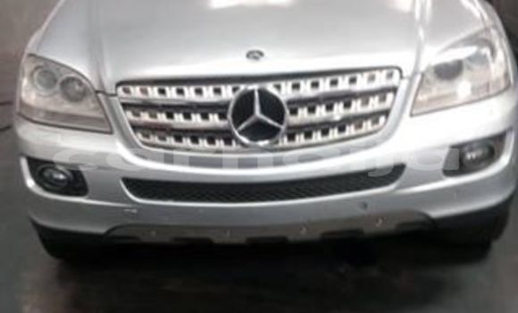 Acheter Occasion Voiture Mercedes-Benz ML–Class Gris à Lagos, État de Lagos Acheter Occasion Voiture Mercedes-Benz ML–Class Gris à Lagos, État de Lagos