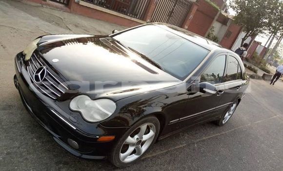 Acheter Occasion Voiture Mercedes-Benz C–Class Noir à Lagos, État de Lagos Acheter Occasion Voiture Mercedes-Benz C–Class Noir à Lagos, État de Lagos