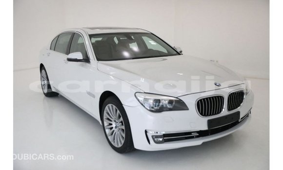 Buy Import BMW HP White Bike in Import - Dubai in Abia State Buy Import BMW HP White Bike in Import - Dubai in Abia State