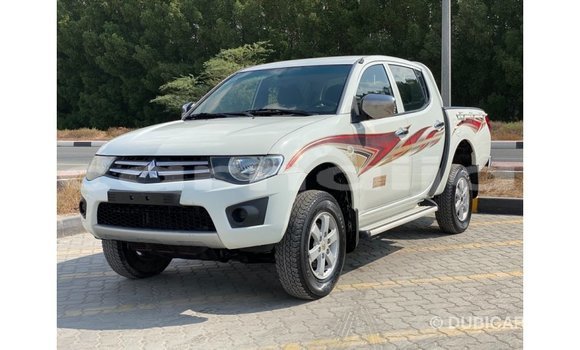 Buy Import Mitsubishi L200 White Car in Import - Dubai in Abia State Buy Import Mitsubishi L200 White Car in Import - Dubai in Abia State