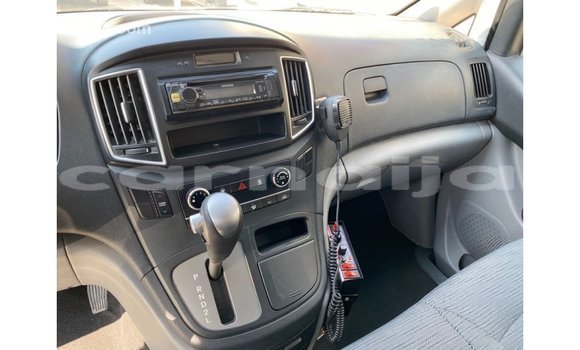 Acheter Import Voiture Hyundai Accent Blanc à Import - Dubai, État d'Abia Acheter Import Voiture Hyundai Accent Blanc à Import - Dubai, État d'Abia