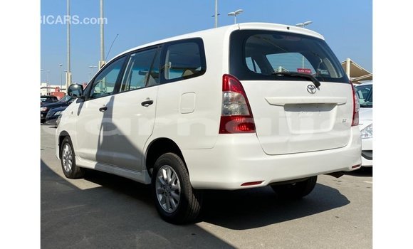 Acheter Import Voiture Toyota Innova Blanc à Import - Dubai, État d'Abia Acheter Import Voiture Toyota Innova Blanc à Import - Dubai, État d'Abia