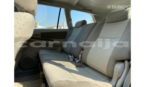 Acheter Import Voiture Toyota Innova Blanc à Import - Dubai, État d'Abia Acheter Import Voiture Toyota Innova Blanc à Import - Dubai, État d'Abia