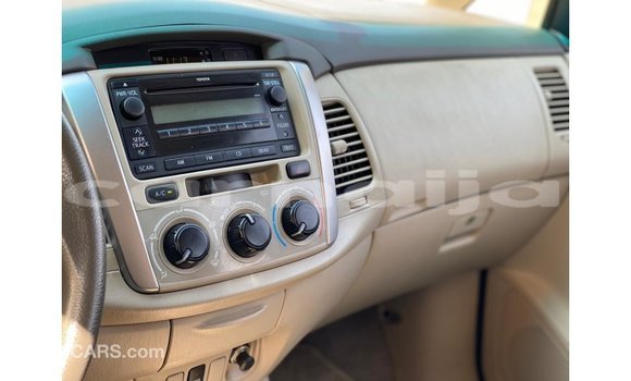 Acheter Import Voiture Toyota Innova Blanc à Import - Dubai, État d'Abia Acheter Import Voiture Toyota Innova Blanc à Import - Dubai, État d'Abia