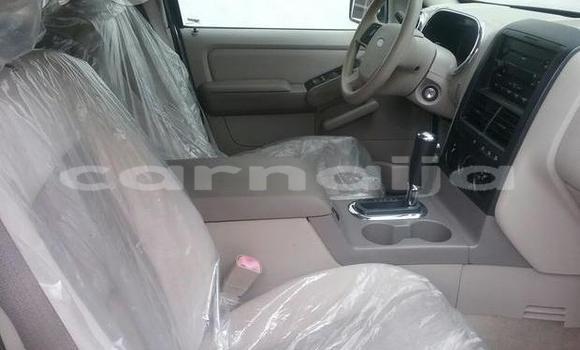 Acheter Occasion Voiture Ford Explorer Blanc à Surulere, État de Lagos Acheter Occasion Voiture Ford Explorer Blanc à Surulere, État de Lagos
