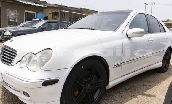 Acheter Occasion Voiture Mercedes-Benz C–Class Blanc à Abuja, État de Lagos Acheter Occasion Voiture Mercedes-Benz C–Class Blanc à Abuja, État de Lagos