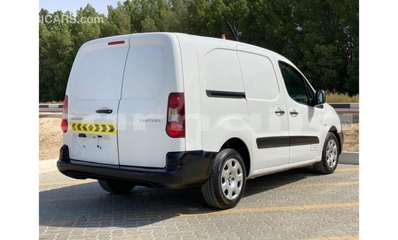 Acheter Import Voiture Peugeot 604 Blanc à Import - Dubai, État d'Abia Acheter Import Voiture Peugeot 604 Blanc à Import - Dubai, État d'Abia