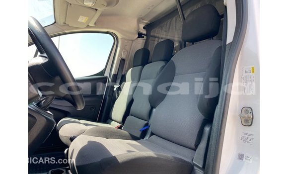 Acheter Import Voiture Peugeot 604 Blanc à Import - Dubai, État d'Abia Acheter Import Voiture Peugeot 604 Blanc à Import - Dubai, État d'Abia