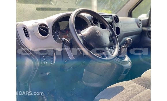 Acheter Import Voiture Peugeot 604 Blanc à Import - Dubai, État d'Abia Acheter Import Voiture Peugeot 604 Blanc à Import - Dubai, État d'Abia