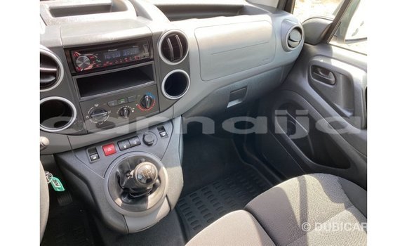 Acheter Import Voiture Peugeot 604 Blanc à Import - Dubai, État d'Abia Acheter Import Voiture Peugeot 604 Blanc à Import - Dubai, État d'Abia