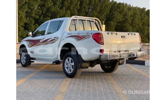 Buy Import Mitsubishi L200 White Car in Import - Dubai in Abia State Buy Import Mitsubishi L200 White Car in Import - Dubai in Abia State