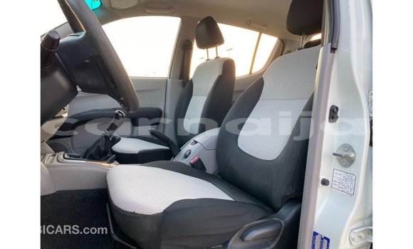 Buy Import Mitsubishi L200 White Car in Import - Dubai in Abia State Buy Import Mitsubishi L200 White Car in Import - Dubai in Abia State