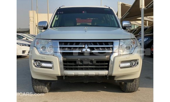 Acheter Import Voiture Mitsubishi Pajero Blanc à Import - Dubai, État d'Abia Acheter Import Voiture Mitsubishi Pajero Blanc à Import - Dubai, État d'Abia