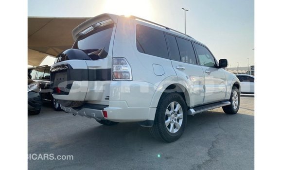 Acheter Import Voiture Mitsubishi Pajero Blanc à Import - Dubai, État d'Abia Acheter Import Voiture Mitsubishi Pajero Blanc à Import - Dubai, État d'Abia