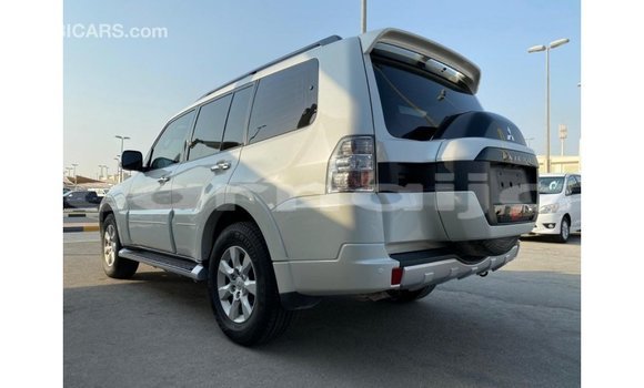 Acheter Import Voiture Mitsubishi Pajero Blanc à Import - Dubai, État d'Abia Acheter Import Voiture Mitsubishi Pajero Blanc à Import - Dubai, État d'Abia