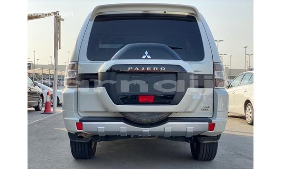 Acheter Import Voiture Mitsubishi Pajero Blanc à Import - Dubai, État d'Abia Acheter Import Voiture Mitsubishi Pajero Blanc à Import - Dubai, État d'Abia