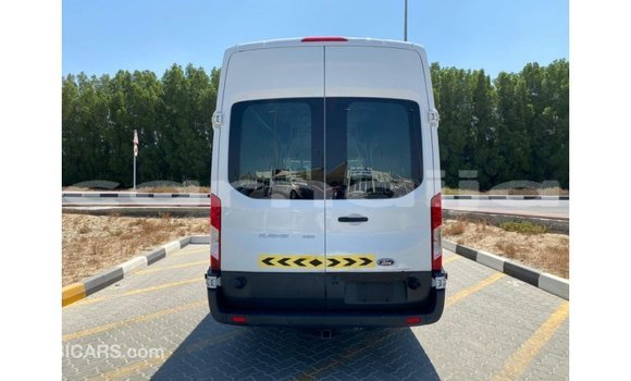 Acheter Import Voiture Ford Club Wagon Blanc à Import - Dubai, État d'Abia Acheter Import Voiture Ford Club Wagon Blanc à Import - Dubai, État d'Abia