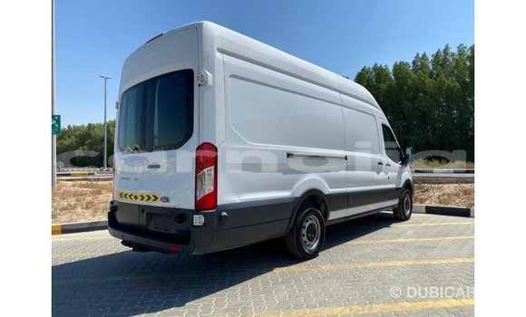 Acheter Import Voiture Ford Club Wagon Blanc à Import - Dubai, État d'Abia Acheter Import Voiture Ford Club Wagon Blanc à Import - Dubai, État d'Abia