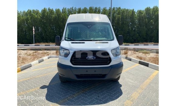 Acheter Import Voiture Ford Club Wagon Blanc à Import - Dubai, État d'Abia Acheter Import Voiture Ford Club Wagon Blanc à Import - Dubai, État d'Abia