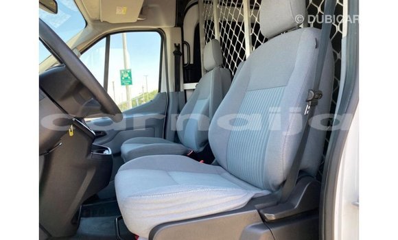 Acheter Import Voiture Ford Club Wagon Blanc à Import - Dubai, État d'Abia Acheter Import Voiture Ford Club Wagon Blanc à Import - Dubai, État d'Abia