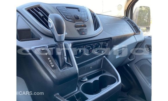 Acheter Import Voiture Ford Club Wagon Blanc à Import - Dubai, État d'Abia Acheter Import Voiture Ford Club Wagon Blanc à Import - Dubai, État d'Abia