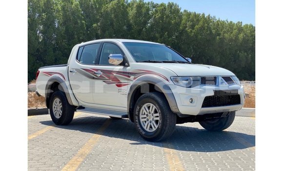 Acheter Import Voiture Mitsubishi L200 Blanc à Import - Dubai, État d'Abia Acheter Import Voiture Mitsubishi L200 Blanc à Import - Dubai, État d'Abia