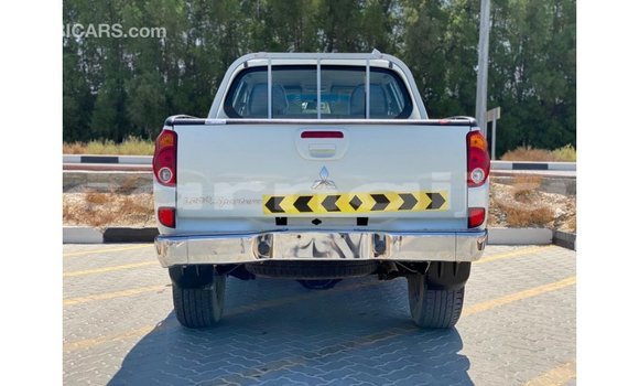 Acheter Import Voiture Mitsubishi L200 Blanc à Import - Dubai, État d'Abia Acheter Import Voiture Mitsubishi L200 Blanc à Import - Dubai, État d'Abia