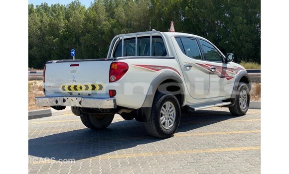 Acheter Import Voiture Mitsubishi L200 Blanc à Import - Dubai, État d'Abia Acheter Import Voiture Mitsubishi L200 Blanc à Import - Dubai, État d'Abia