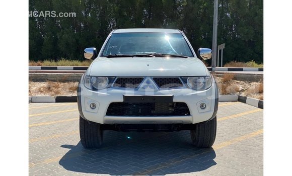 Acheter Import Voiture Mitsubishi L200 Blanc à Import - Dubai, État d'Abia Acheter Import Voiture Mitsubishi L200 Blanc à Import - Dubai, État d'Abia
