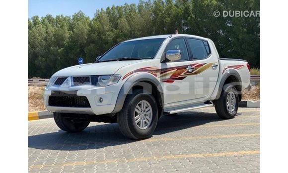 Acheter Import Voiture Mitsubishi L200 Blanc à Import - Dubai, État d'Abia Acheter Import Voiture Mitsubishi L200 Blanc à Import - Dubai, État d'Abia