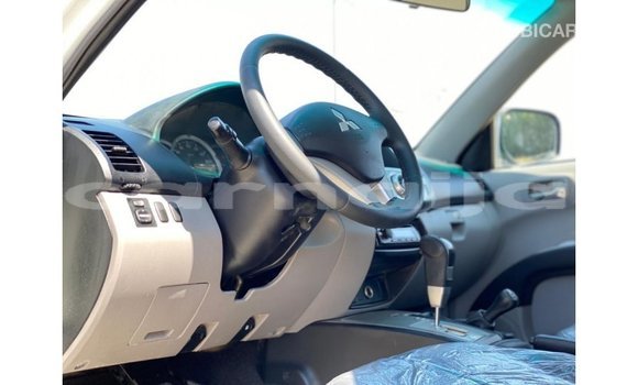 Acheter Import Voiture Mitsubishi L200 Blanc à Import - Dubai, État d'Abia Acheter Import Voiture Mitsubishi L200 Blanc à Import - Dubai, État d'Abia