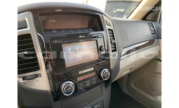 Buy Import Mitsubishi Pajero White Car in Import - Dubai in Abia State Buy Import Mitsubishi Pajero White Car in Import - Dubai in Abia State