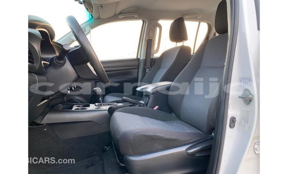 Buy Import Toyota Hilux White Car in Import - Dubai in Abia State Buy Import Toyota Hilux White Car in Import - Dubai in Abia State