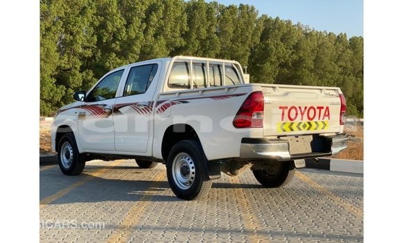 Buy Import Toyota Hilux White Car in Import - Dubai in Abia State Buy Import Toyota Hilux White Car in Import - Dubai in Abia State
