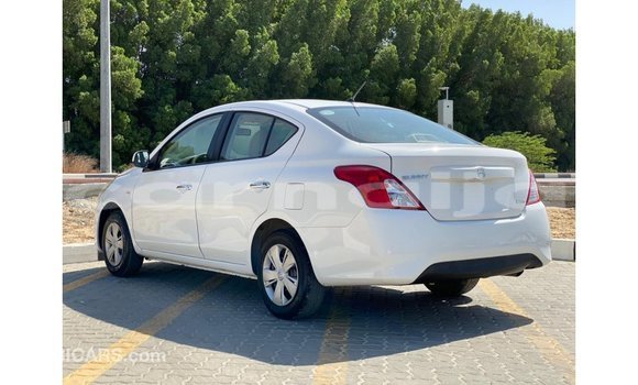 Acheter Import Voiture Nissan Sunny Blanc à Import - Dubai, État d'Abia Acheter Import Voiture Nissan Sunny Blanc à Import - Dubai, État d'Abia