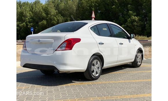 Acheter Import Voiture Nissan Sunny Blanc à Import - Dubai, État d'Abia Acheter Import Voiture Nissan Sunny Blanc à Import - Dubai, État d'Abia