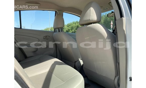 Acheter Import Voiture Nissan Sunny Blanc à Import - Dubai, État d'Abia Acheter Import Voiture Nissan Sunny Blanc à Import - Dubai, État d'Abia
