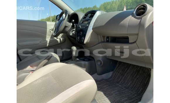 Acheter Import Voiture Nissan Sunny Blanc à Import - Dubai, État d'Abia Acheter Import Voiture Nissan Sunny Blanc à Import - Dubai, État d'Abia