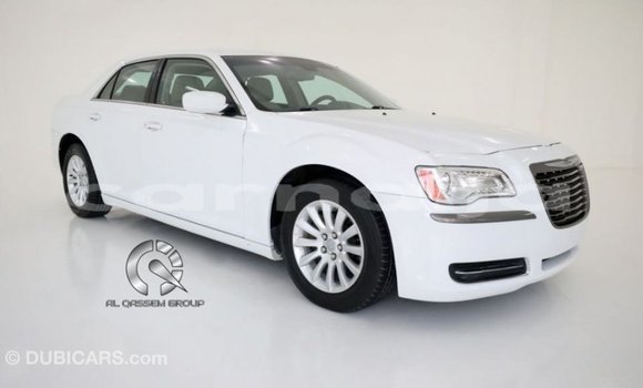 Buy Import Chrysler 300 White Car in Import - Dubai in Abia State Buy Import Chrysler 300 White Car in Import - Dubai in Abia State
