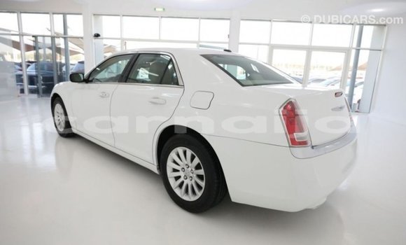 Buy Import Chrysler 300 White Car in Import - Dubai in Abia State Buy Import Chrysler 300 White Car in Import - Dubai in Abia State