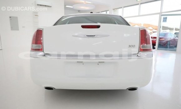 Buy Import Chrysler 300 White Car in Import - Dubai in Abia State Buy Import Chrysler 300 White Car in Import - Dubai in Abia State